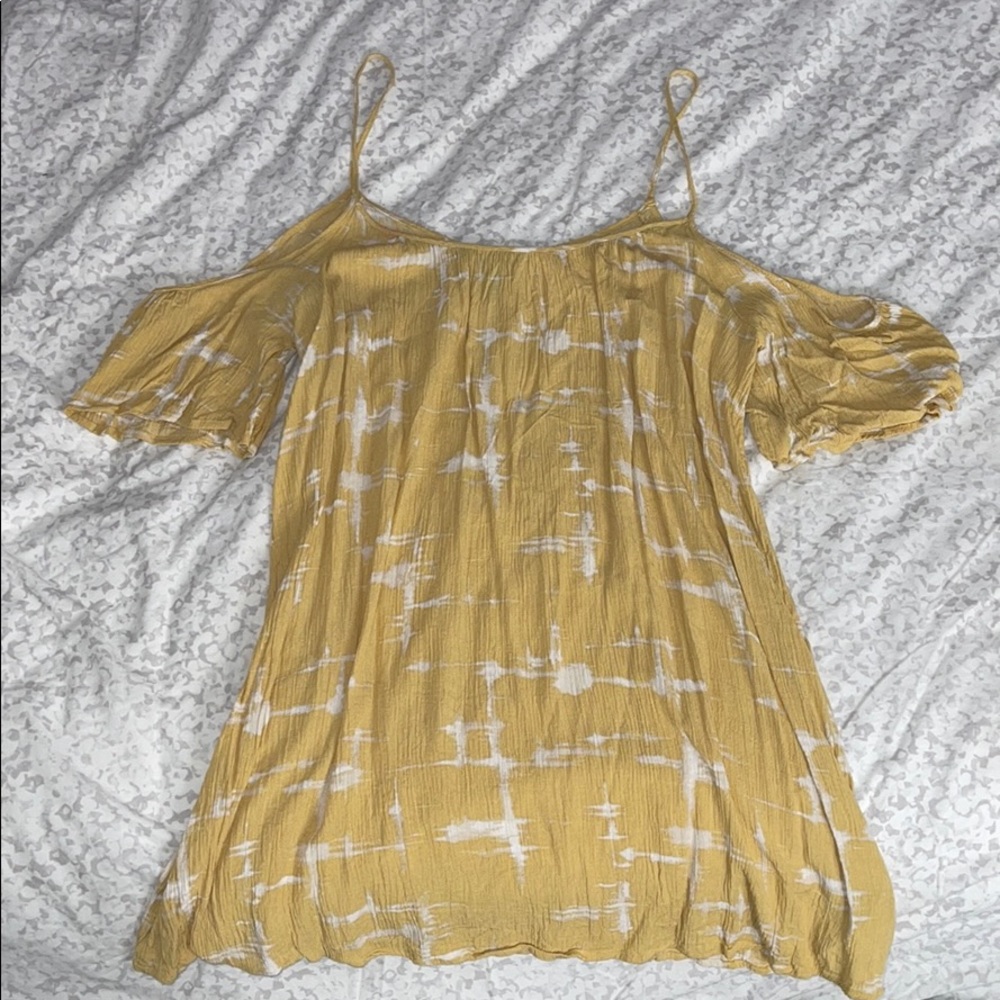 Off the shoulder yellow dress F21